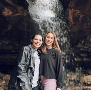 Meet your Posher, Caitlin